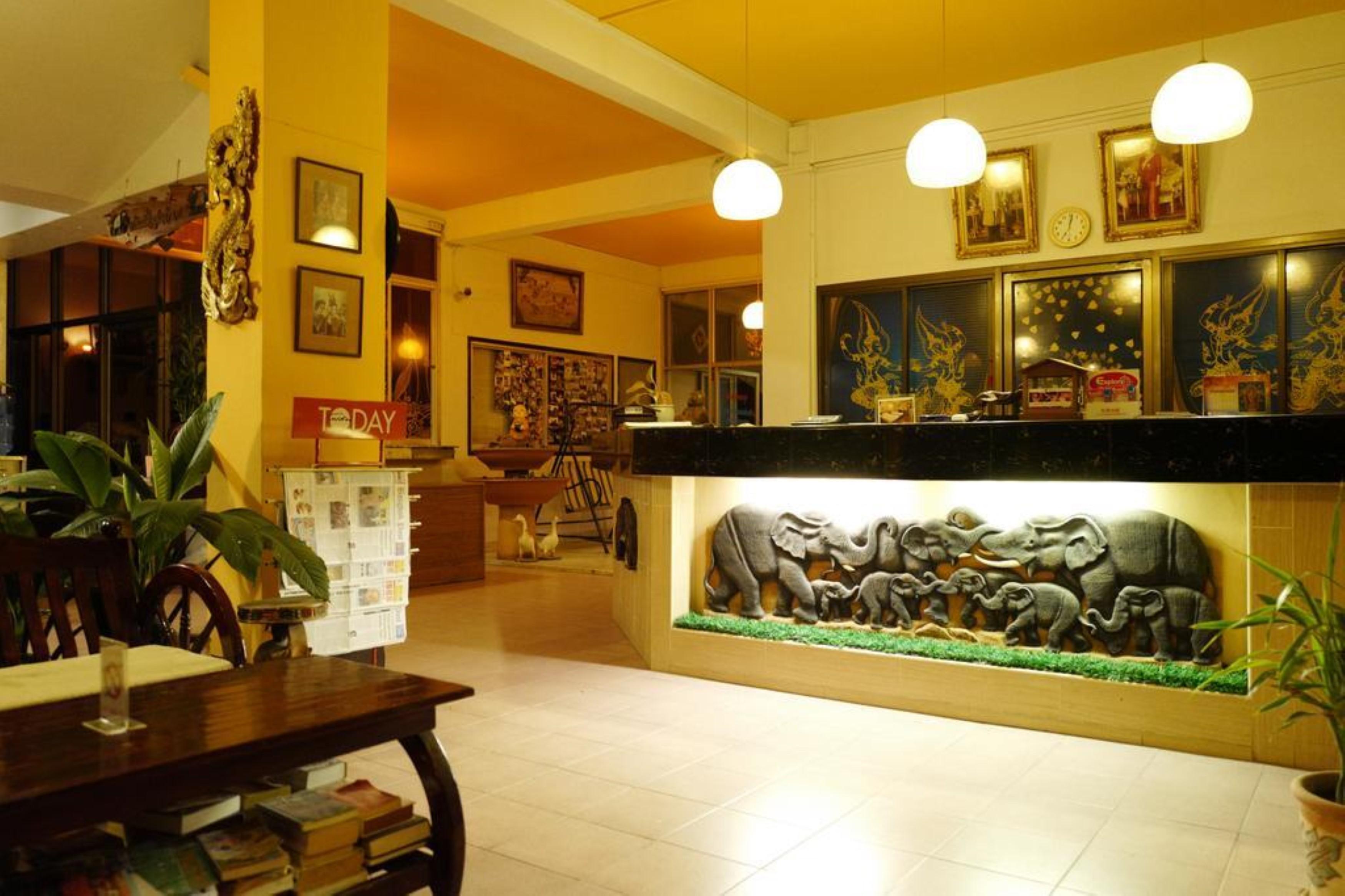 Luck Thai Hotel Чиангмай Экстерьер фото