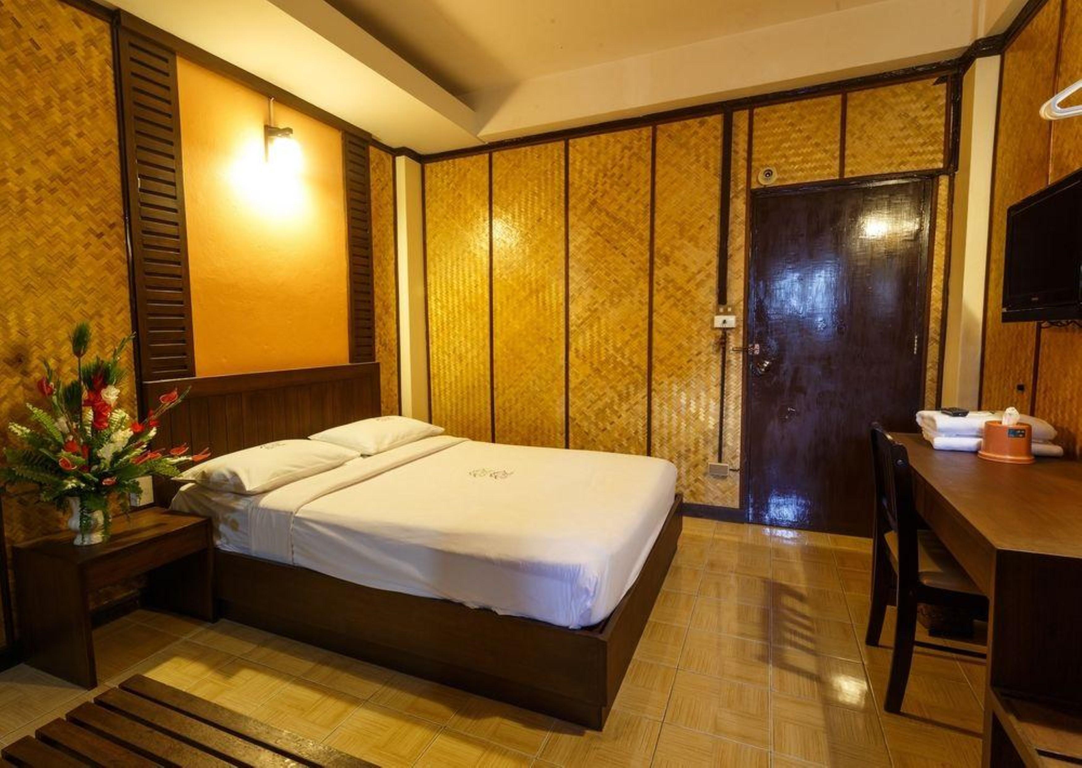Luck Thai Hotel Чиангмай Экстерьер фото